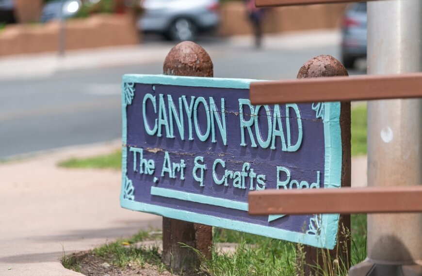 the best Santa Fe art galleries on Canyon Road